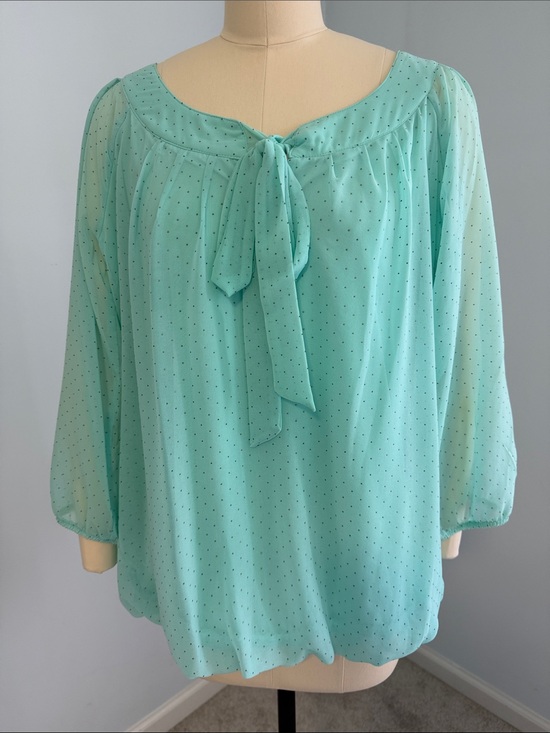 Dress Barn Tops - Dress barn Women’s Mint Green Tie-Neck Blouse SZ 1X